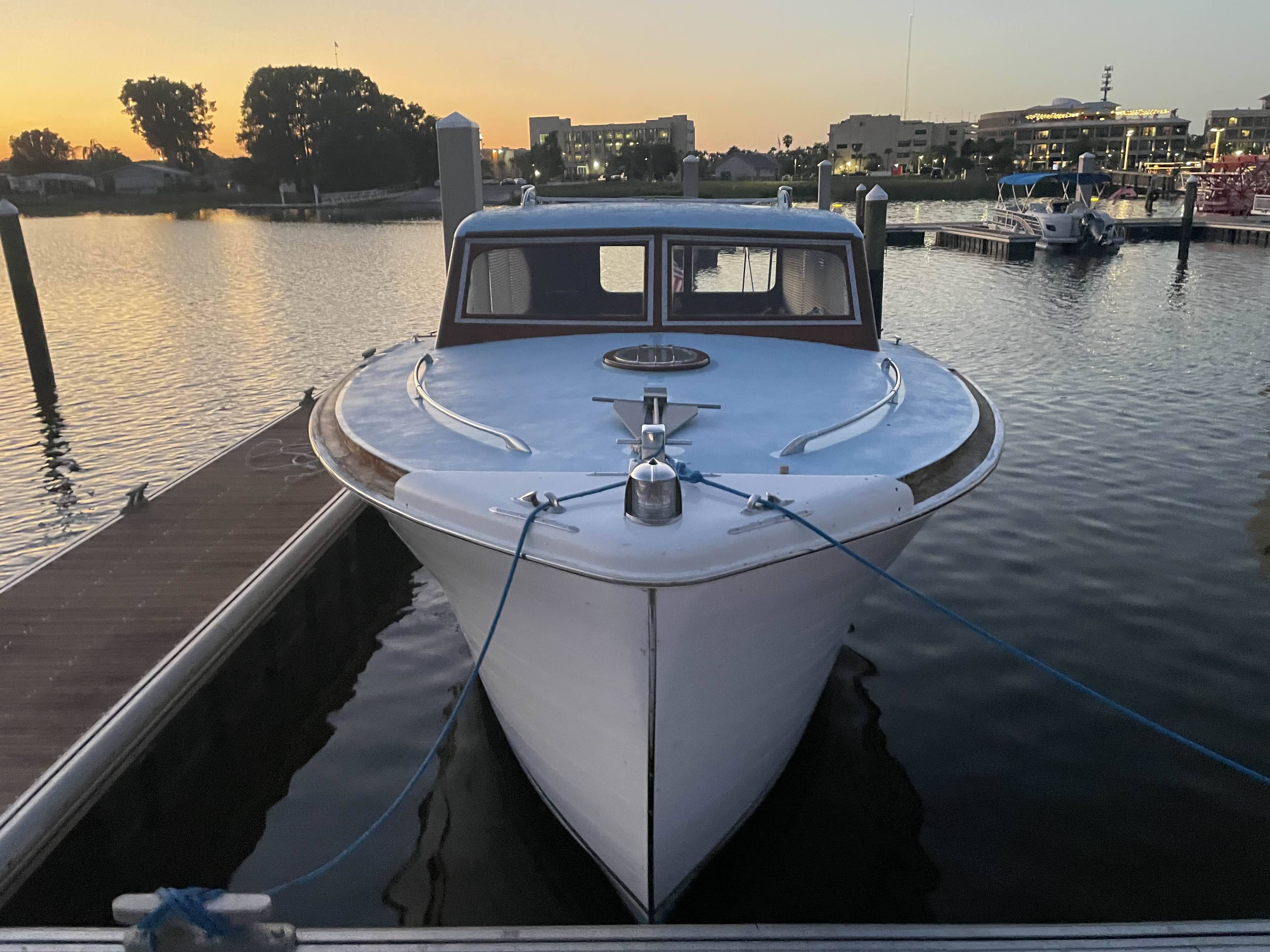 Aquila Yacht